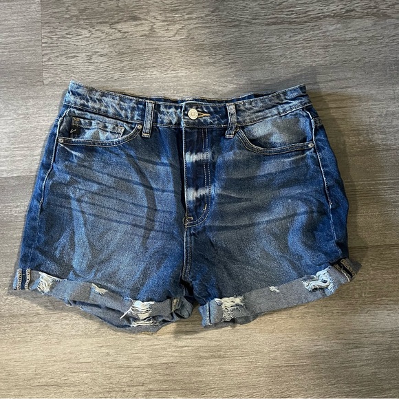 KanCan shorts - Picture 1 of 3